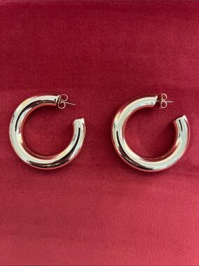 Janis Savitt - high polished rose gold plated hoop earrings